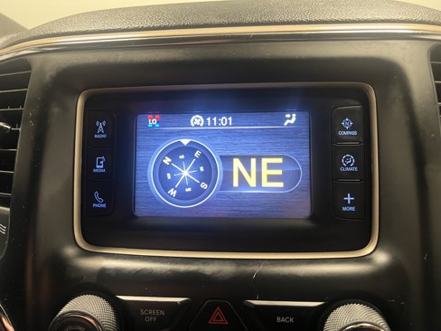 Used 2014 Jeep Grand Cherokee Laredo image 24