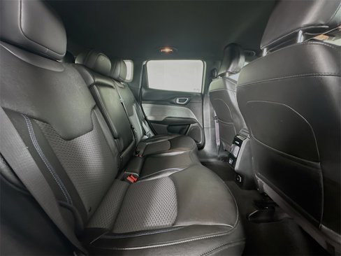 Used 2024 Jeep Compass Latitude image 24