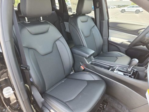 New 2025 Jeep Compass Latitude image 16