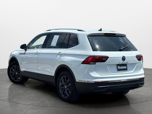 Used 2022 Volkswagen Tiguan SE image 2