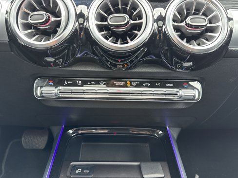 Certified 2023 Mercedes-Benz GLB 250 4MATIC image 22