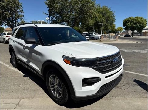 Used 2020 Ford Explorer XLT image 1