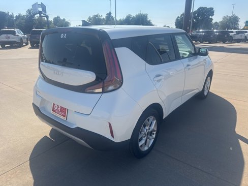 Used 2024 Kia Soul LX w/ Option Group 015 image 5