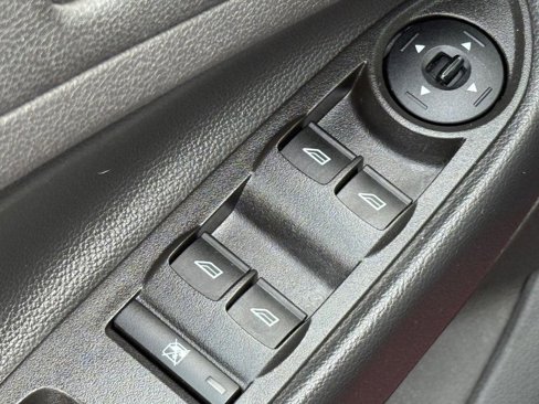 Used 2015 Ford Escape SE image 19