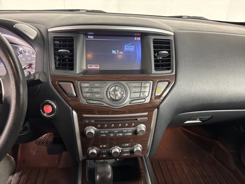 Used 2016 Nissan Pathfinder Platinum image 17