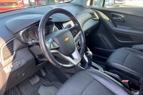 Used 2019 Chevrolet Trax LT w/ LT Convenience Package image 17