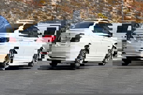 Used 2016 BMW 528i Sedan image 2