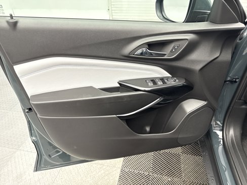 New 2025 Chevrolet Trax LT w/ LT Convenience Package image 28