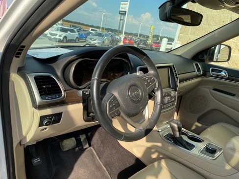Used 2017 Jeep Grand Cherokee Limited image 15