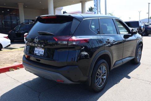 Used 2023 Nissan Rogue S image 4