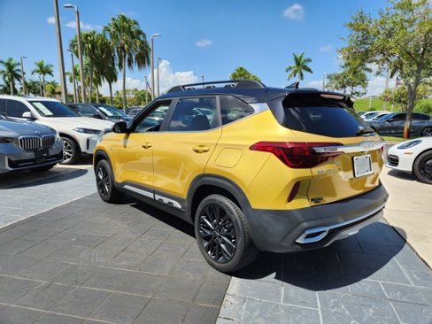 Used 2022 Kia Seltos Nightfall Edition image 11