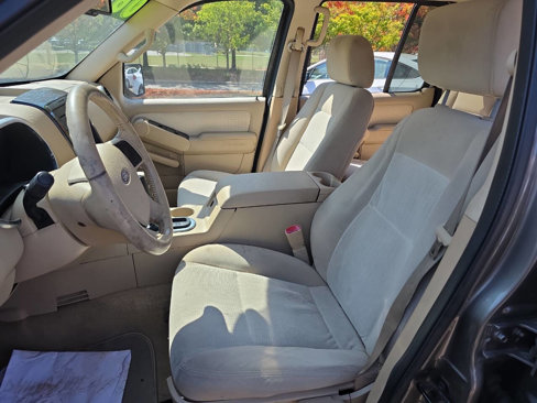 Used 2006 Ford Explorer XLT image 11