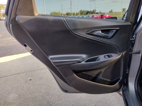 Used 2018 Chevrolet Malibu LT image 19