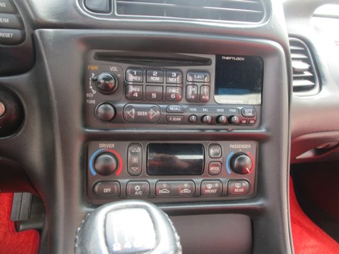 Used 2000 Chevrolet Corvette Convertible w/ Memory Pkg image 18