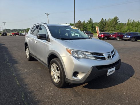 Used 2015 Toyota RAV4 LE image 2