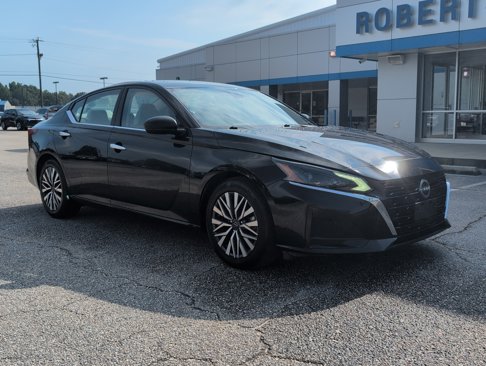 Used 2024 Nissan Altima 2.5 SV image 7