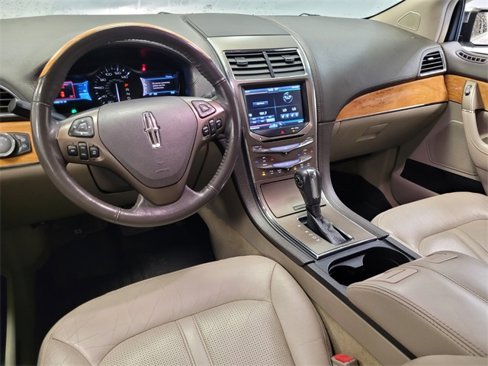 Used 2012 Lincoln MKX FWD w/ Wood Pkg image 8