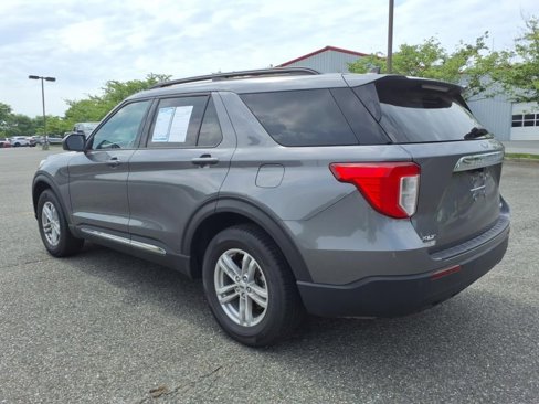 Used 2022 Ford Explorer XLT image 12