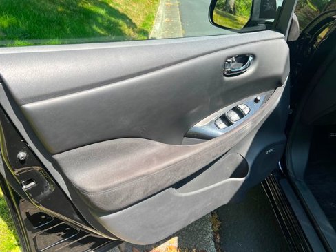 Used 2013 Nissan Leaf SV image 16