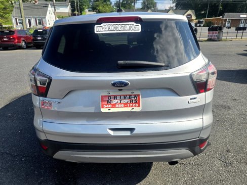 Used 2017 Ford Escape SE image 9