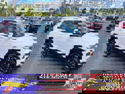 Used 2023 Chevrolet TrailBlazer LT w/ Convenience Package image 1