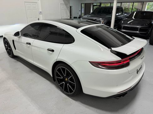 Used 2018 Porsche Panamera image 11