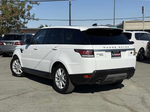 Used 2017 Land Rover Range Rover Sport SE image 9