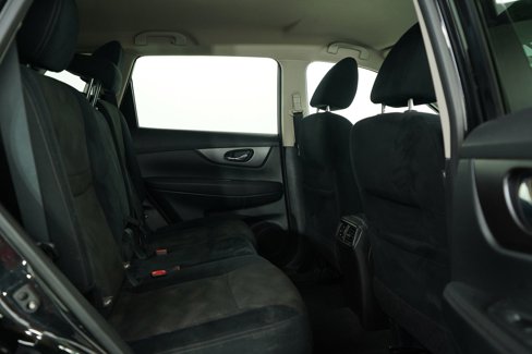 Used 2016 Nissan Rogue SV image 12