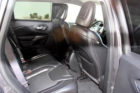Used 2021 Jeep Cherokee Latitude Plus image 14