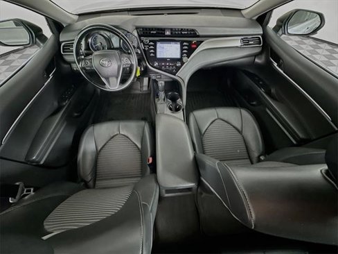 Certified 2020 Toyota Camry SE image 30