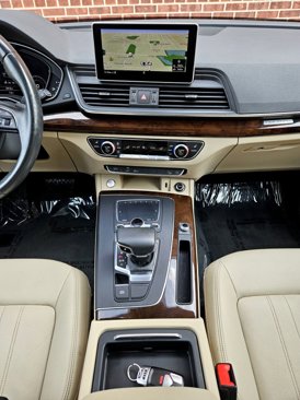 Used 2020 Audi Q5 e Premium w/ Convenience Package image 14