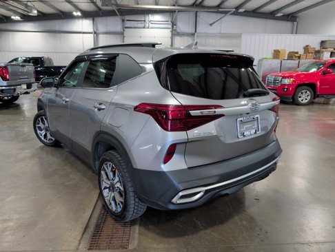 Used 2021 Kia Seltos EX image 4