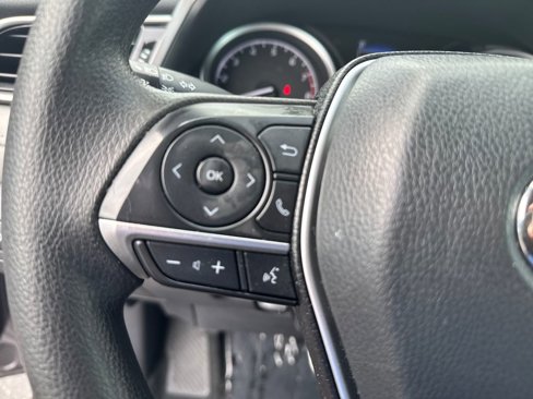 Used 2024 Toyota Camry LE image 18