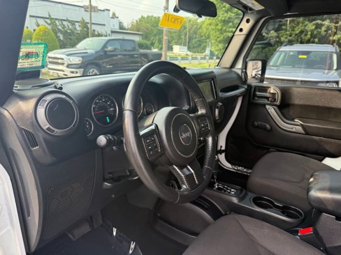 Used 2015 Jeep Wrangler Unlimited Sport w/ Connectivity Group image 11