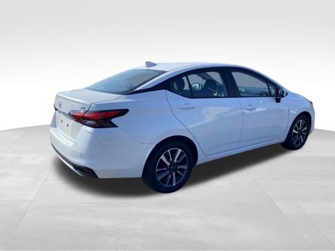Used 2024 Nissan Versa SV image 7