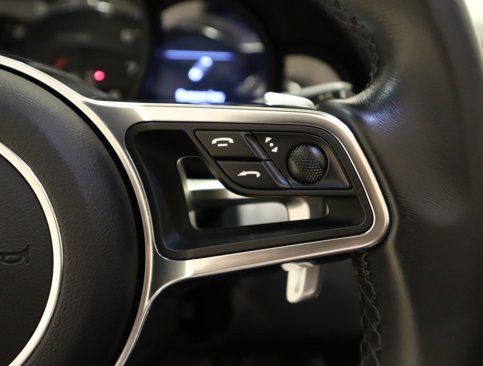 Used 2018 Porsche 911 Carrera image 25