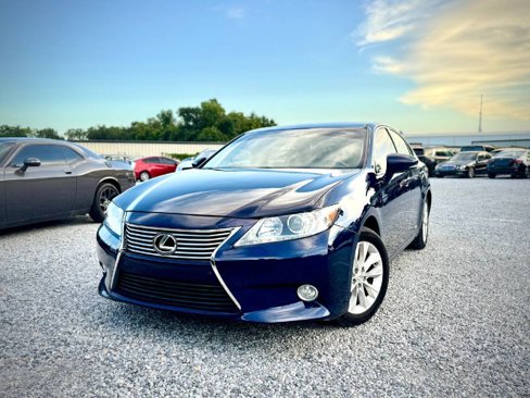 Used 2013 Lexus ES 300h image 1