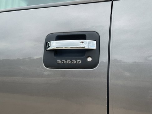 Used 2012 Ford F150 XLT w/ XLT Chrome Pkg image 7