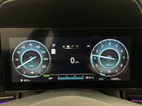Used 2024 Hyundai Elantra Limited image 18