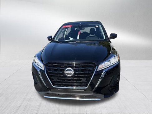 Used 2024 Nissan Kicks S image 2