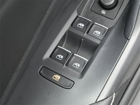 Certified 2025 Volkswagen Jetta Sport image 12