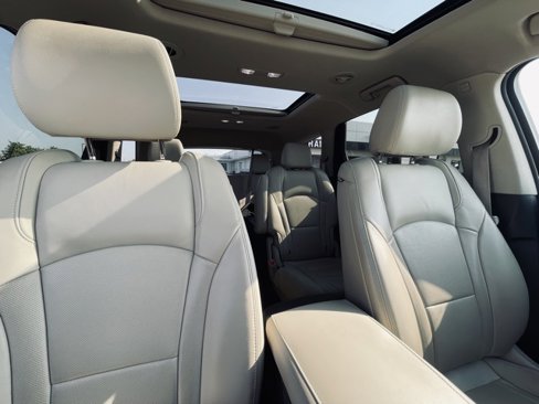 Used 2021 Buick Enclave Essence w/ Sound and Sites Package image 28