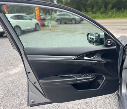Used 2016 Honda Civic Touring image 8