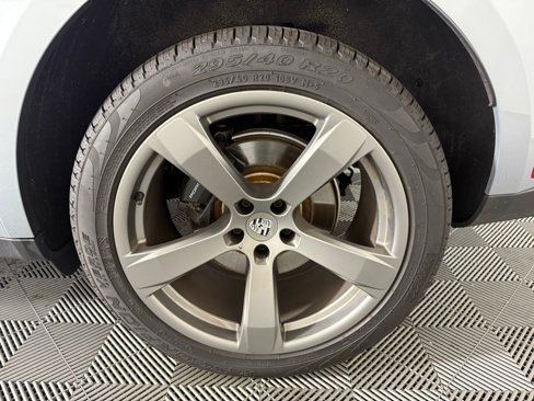 Certified 2024 Porsche Macan image 12