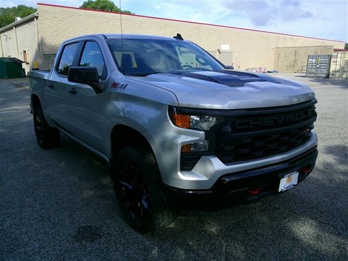 Used 2022 Chevrolet Silverado 1500 Custom Trail Boss w/ LPO, Dark Essentials Package image 7
