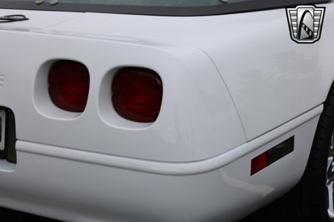 Used 1996 Chevrolet Corvette Coupe image 11