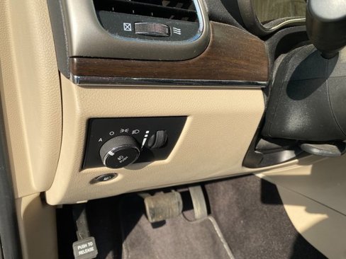 Used 2017 Jeep Grand Cherokee Limited image 20
