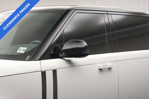 Used 2025 Land Rover Range Rover Long Wheelbase SE image 12