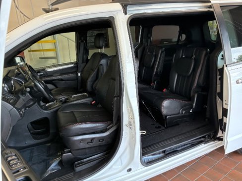 Used 2019 Dodge Grand Caravan GT image 23