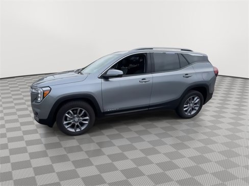 Used 2024 GMC Terrain SLT image 5
